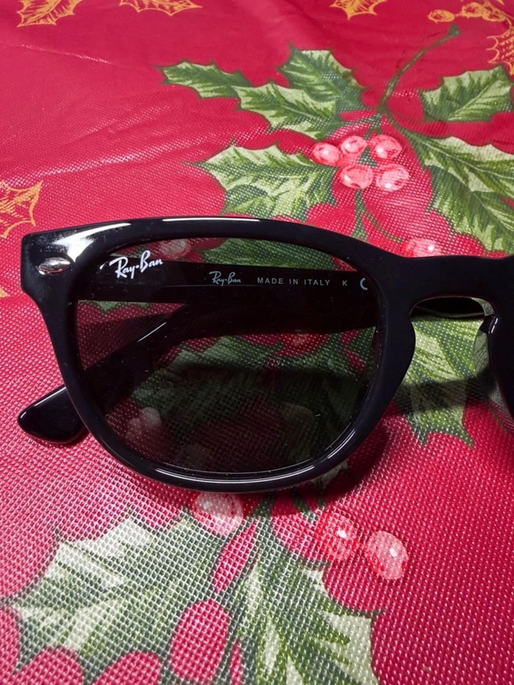 Ray-Ban Black Frame Dark Lens Wayfarer Sunglasses - Picture 3 of 3